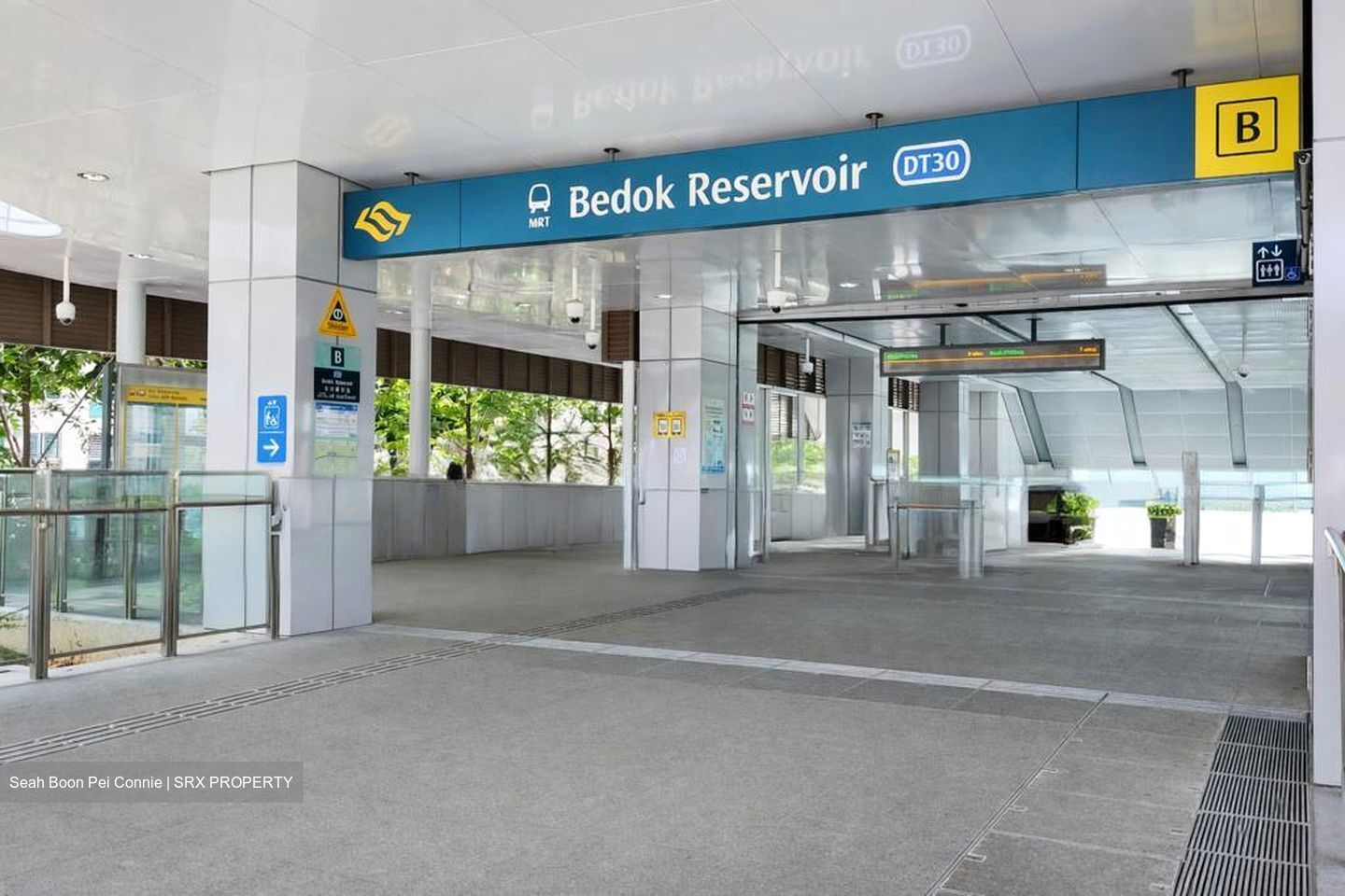 Bedok Reservoir Road (D16), Shop House #537949341